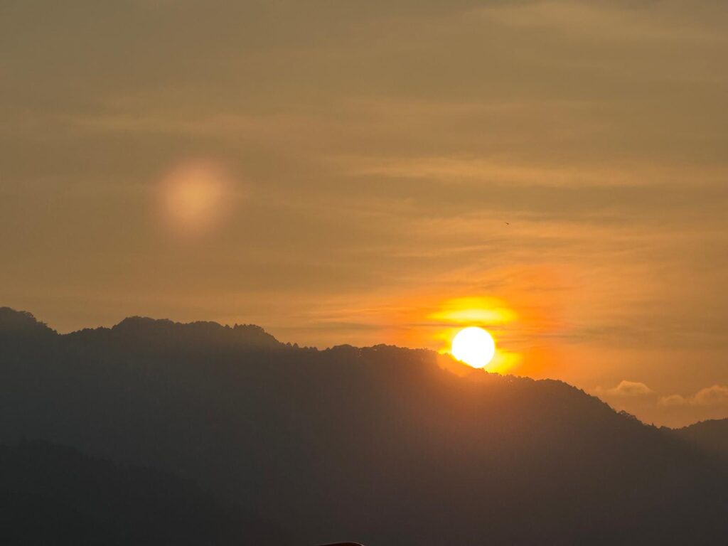 夕焼け。タイミングが合ったので良い感じに撮れたと思う。